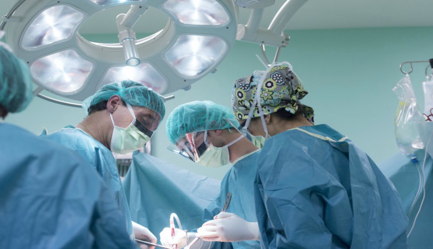 Les médecins français bientôt autorisés à effectuer des greffes d'utérus