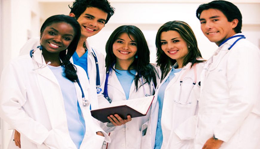 Les étudiants en médecine rejettent le "service sanitaire obligatoire".