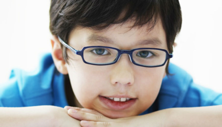 La myopie touche plus les familles aisées que les pauvres !