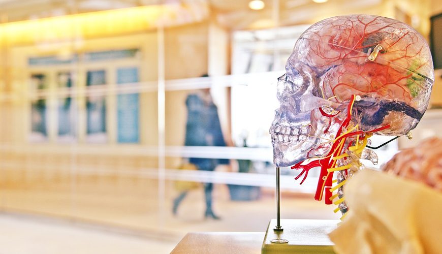 Le "The Voice de la neurologie": mimer les signes et symptômes des maladies neurologiques